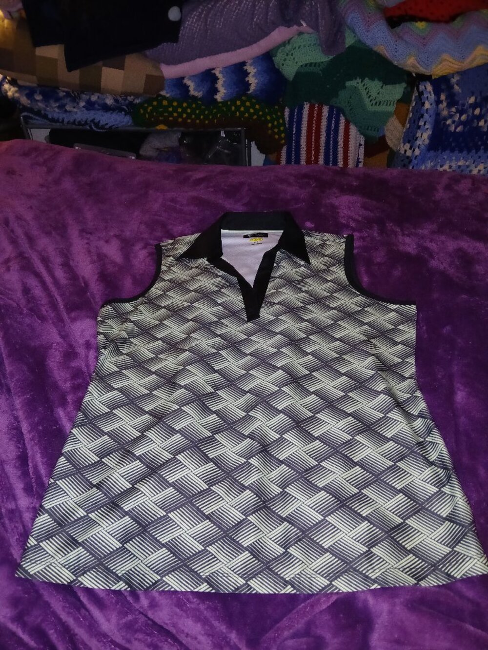Greg Norman Collection Large Women Play Dry Green & White Sleeveless Polo Golf